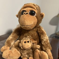 Busch Gardens Orangutan plush with baby