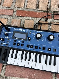 Novation MiniNova 37-Key Synthesizer with Vocoder & Microphone