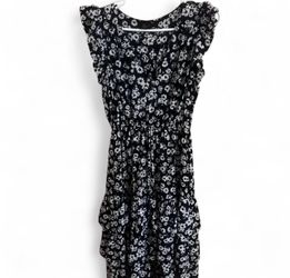 Women’s Black & white floral midi dress with ruffle detail size small #floral #feminine
