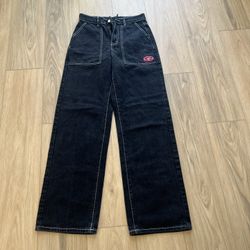 black pants 