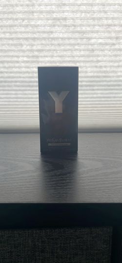 YSL EAU DE PARFUM(price negotiable)