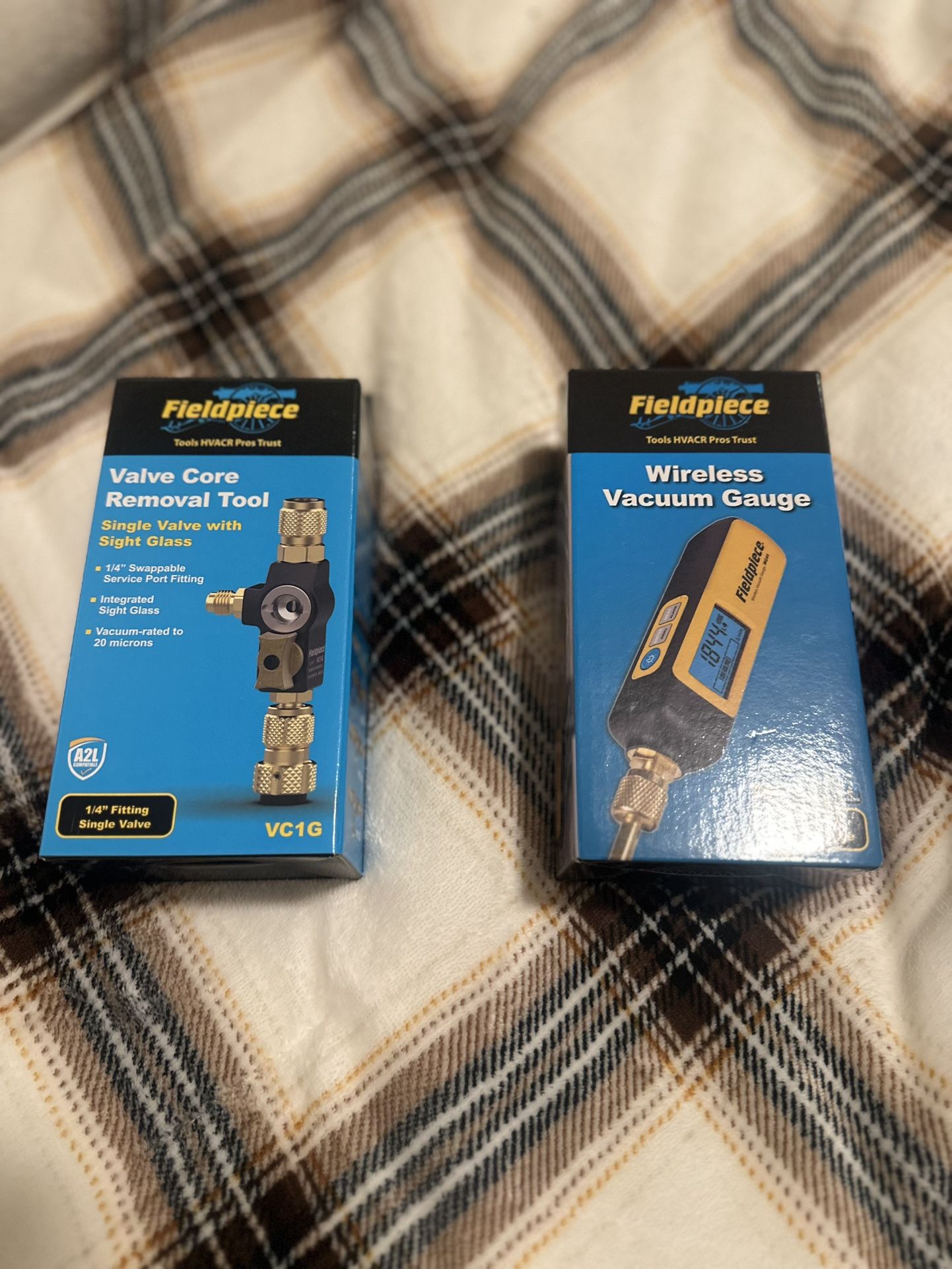 Fieldpiece valve core removal and wireless vacuum gauge