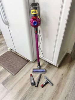 Dyson V7 Advanced Cordless Stick Vacuum