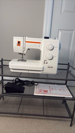 Baby Lock Molly Sewing Machine