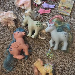 My Little Pony 1980's Pony bundle deal 💕 
All in pictures for $50 
76179 pick up