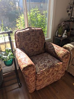 Chair that reclines