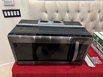 LG Black Stainless Steel Series 2.0 Cu Ft Over-the -Range Microwave Oven with EasyClean Model: LMV2031BD