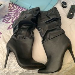 Black slouch boot