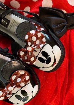 Minnie Mouse shoes