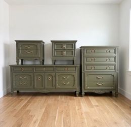 Vintage Green Dresser Set