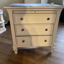 night stand / small dresser