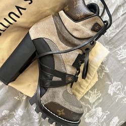 AUTHENTIC LV BOOTS