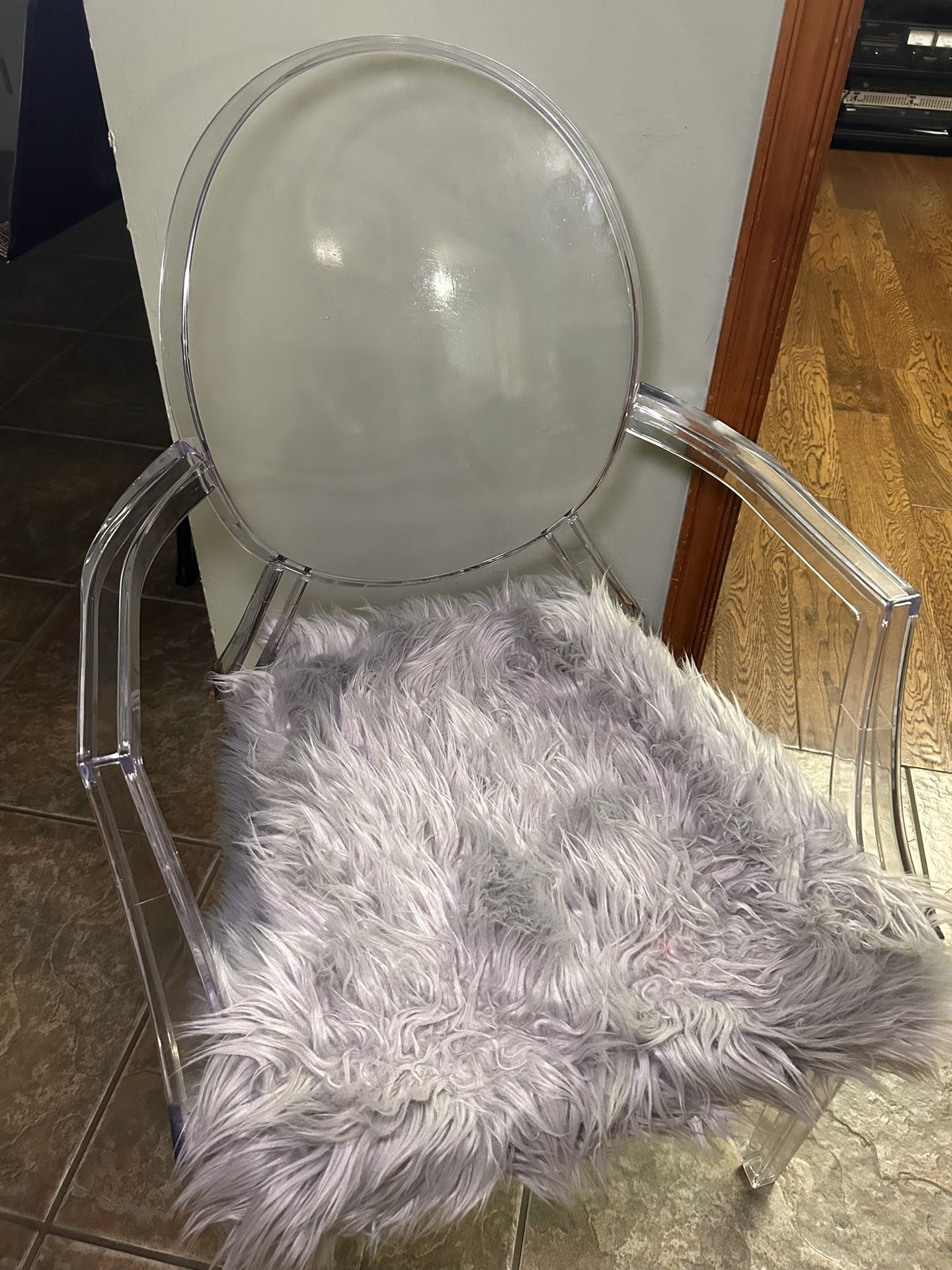Modern Clear Ghost Chair with Faux Fur Cushion