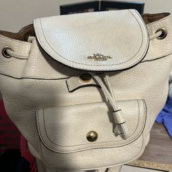 Coach Pennie Backpack 22 Chalk White for Sale in Beaverton, OR - OfferUp