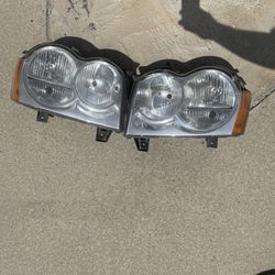 2005-2007 Jeep Grand Cherokee Headlights 