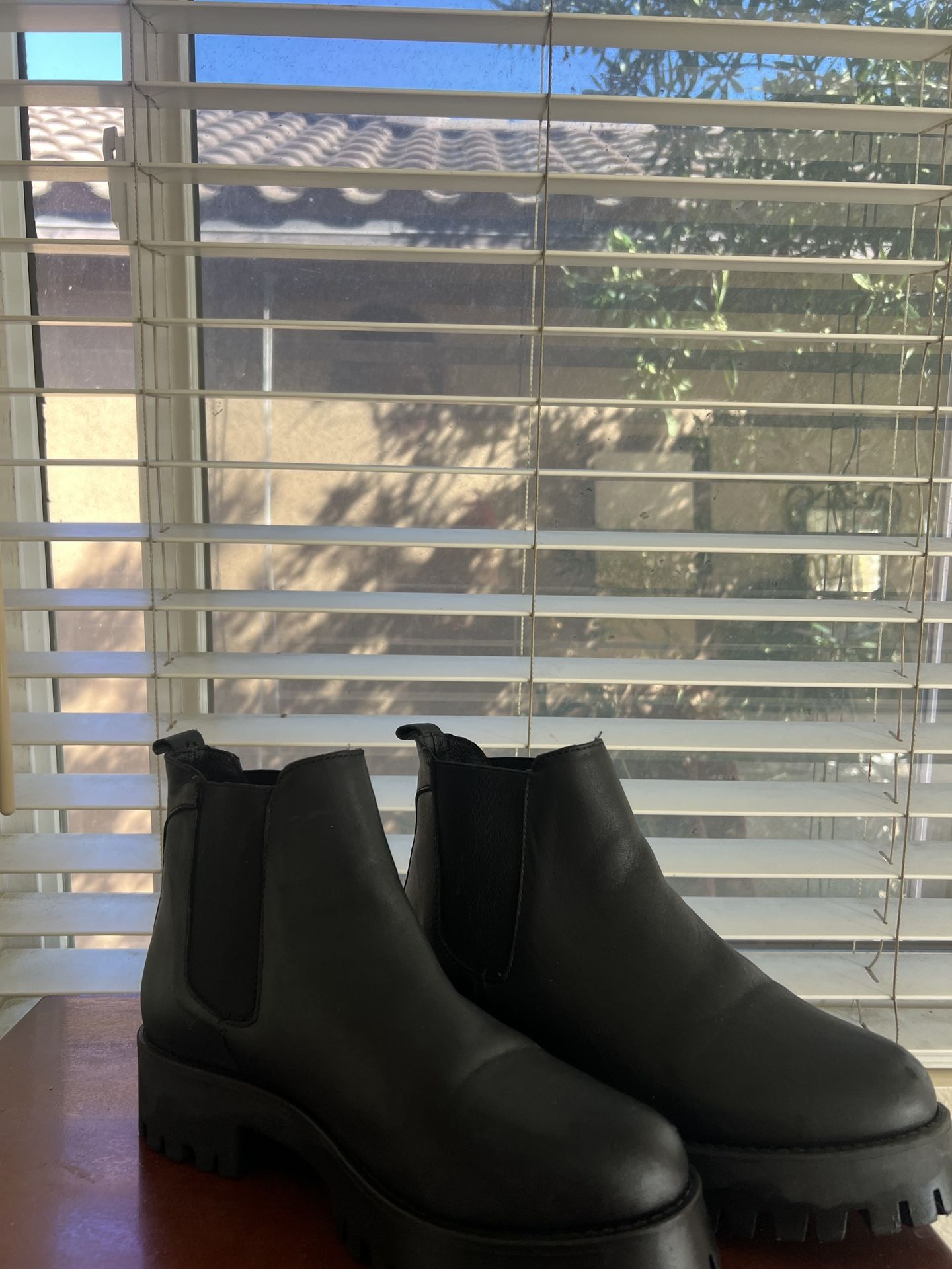 black platforms boots