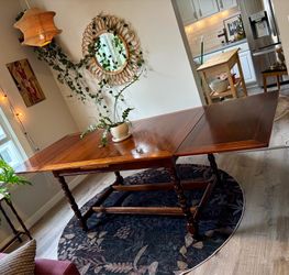Antique solid wood early 1900s extendable dining table