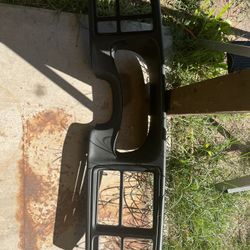 03/06 Silverado Bezel 