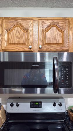 Frigidaire 1.8 Cu. Ft. Over-The-Range Microwave