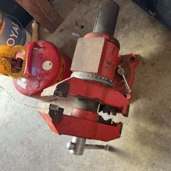 Roughneck 5” Swivel Base, Angular, Removable Jaws