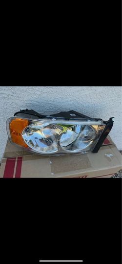 2002-2005 Dodge 2500 Headlight Assembly Left Hand