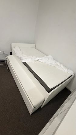 Cama doble twin con 2 colchón