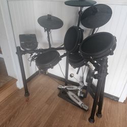 Alesia Drum Set