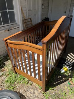 BABY CRIB 