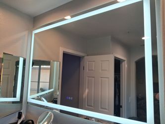 Large 39" × 59" LED Anti-Fog Bathroom Vanity Mirror – Excellent Condition