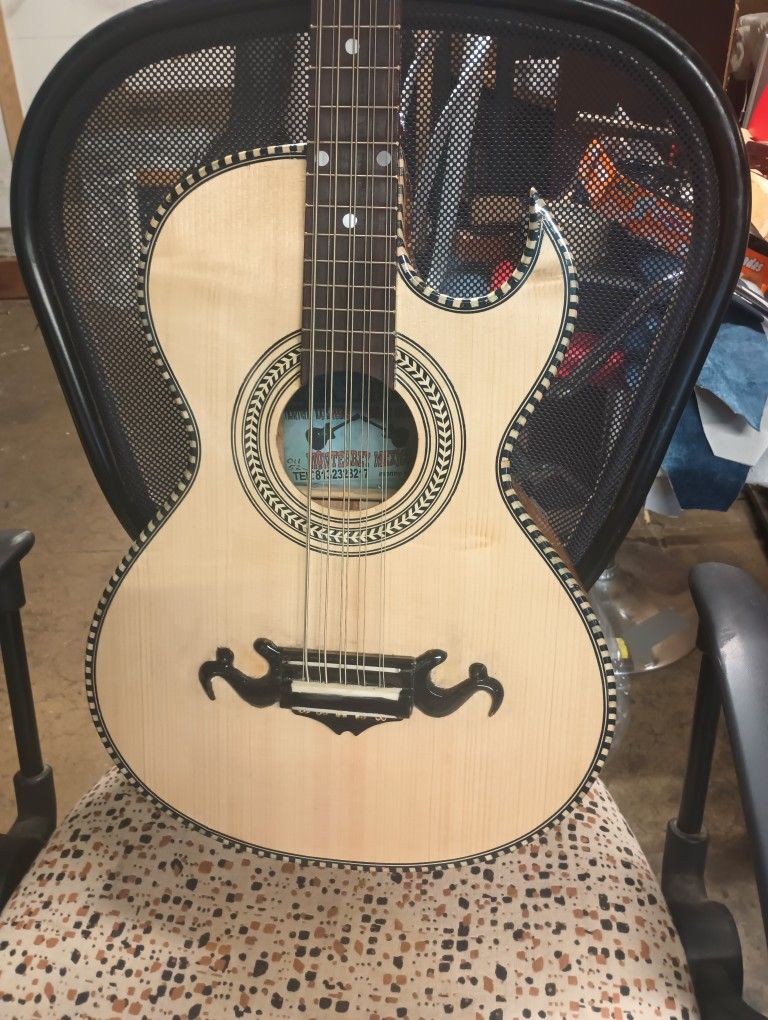 BAJO QUINTOS