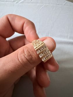 14k Gold Ring with natural diamonds