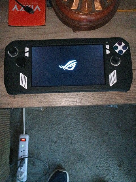Rog Ally Z1 Handheld Gaming Pc