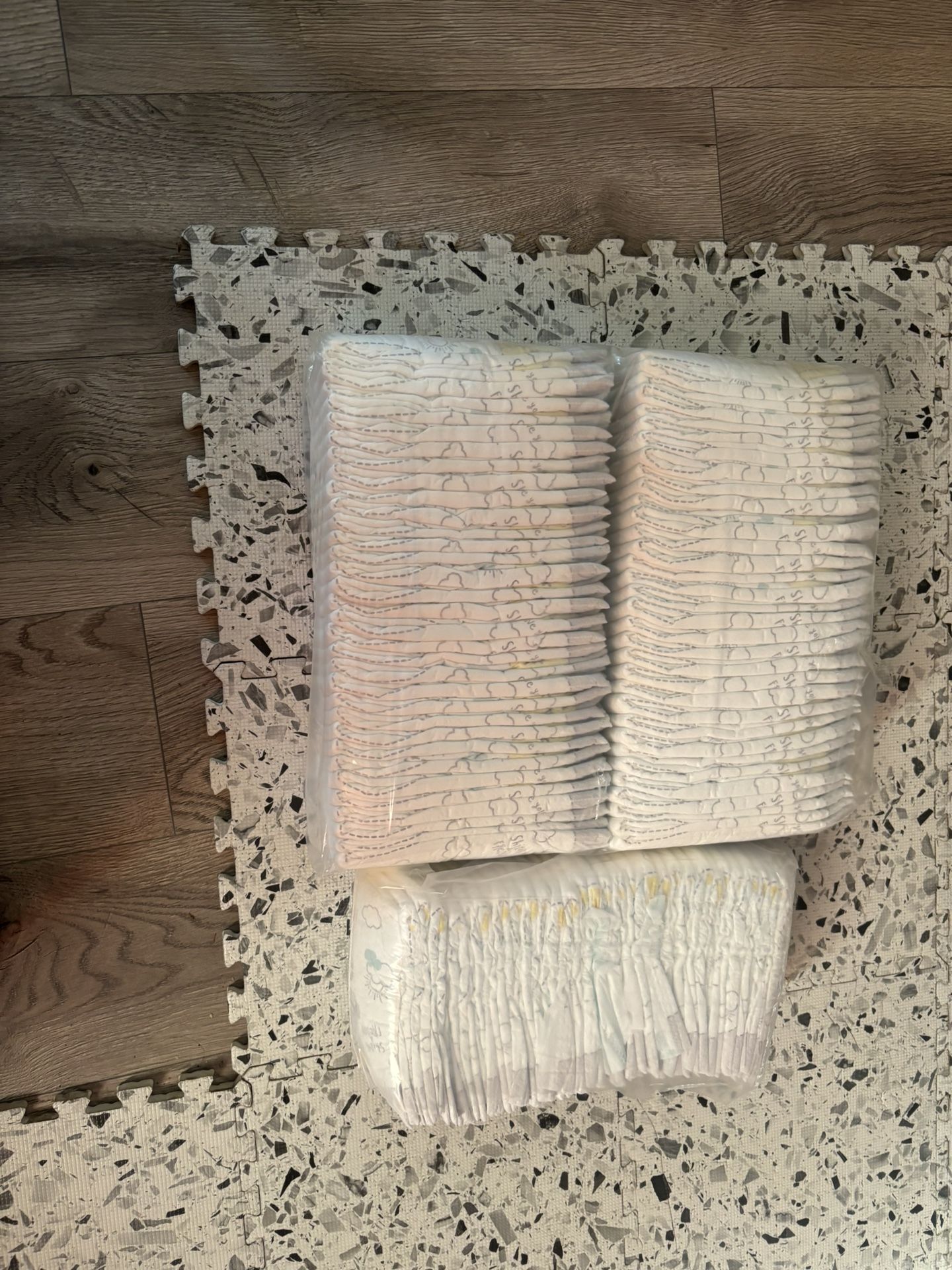 pamper diapers size 1 & newborn