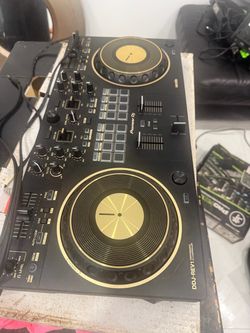 Pioneer DJ DDJ-REV1 DJ Controller