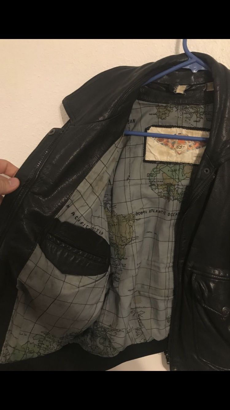 Vintage men’s leather jacket size large