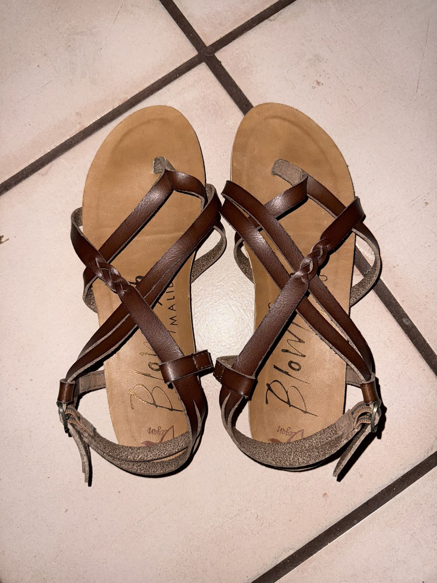 Blowfish Strappy Malibu Women's Sandals Vegan Leather Size 8 Brown Worn once!