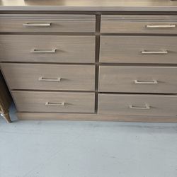 New Dresser’s only @ FURNITURE LOVE ❤️ Same Day Delivery 🚚