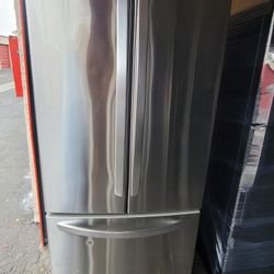 LG Apartment Size 30" Wide Stainless Steel French Door Refrigerator With Ice 🧊 Maker 