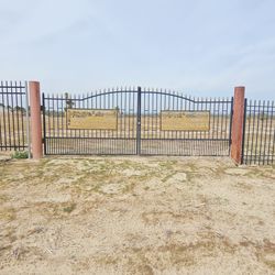 NEW METAL FARM DRIVEWAY GATE HEAVY DUTY, 7'x20'
GALVANIZED +POWDER COATING
ONE SET =LEFT LEAF+RIGHT LEAF
DEER MOTIF STYLE
Only serious people please
F