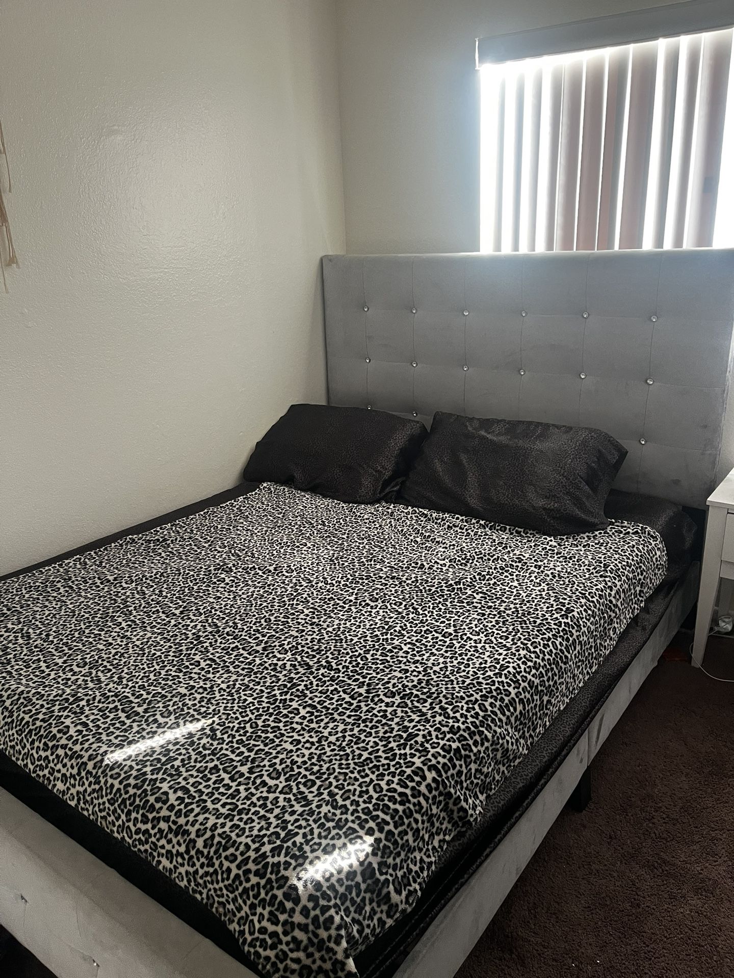 Queen Bed With Frame