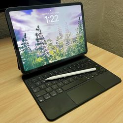 iPad Pro, Apple Pencil And Magic Keyboard 