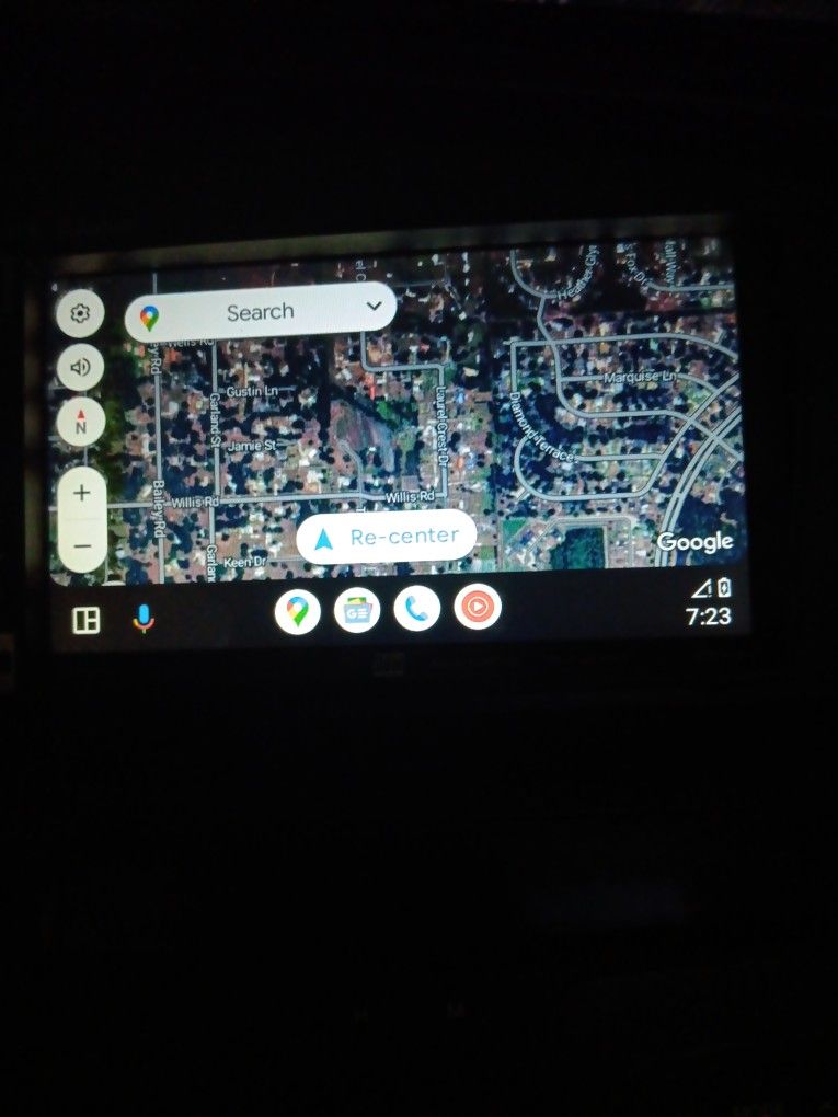 https://offerup.com/redirect/?o=QXBwbGUucGxheQ== And Android Auto 8 Inch screen GPS.
And tons of other features.