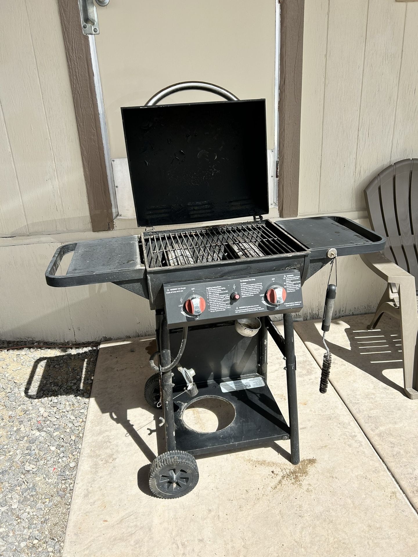 2-Burner Propane BBQ