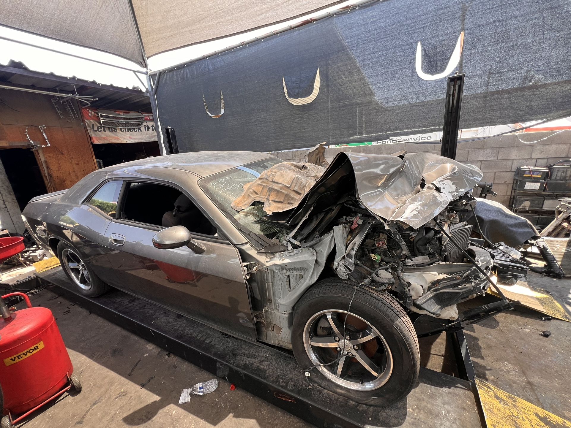 2011 Dodge Challenger (PARTS ONLY)