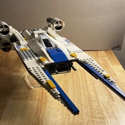 LEGO Star Wars Rebel U-wing Fighter (75155) — 100% complete ship!