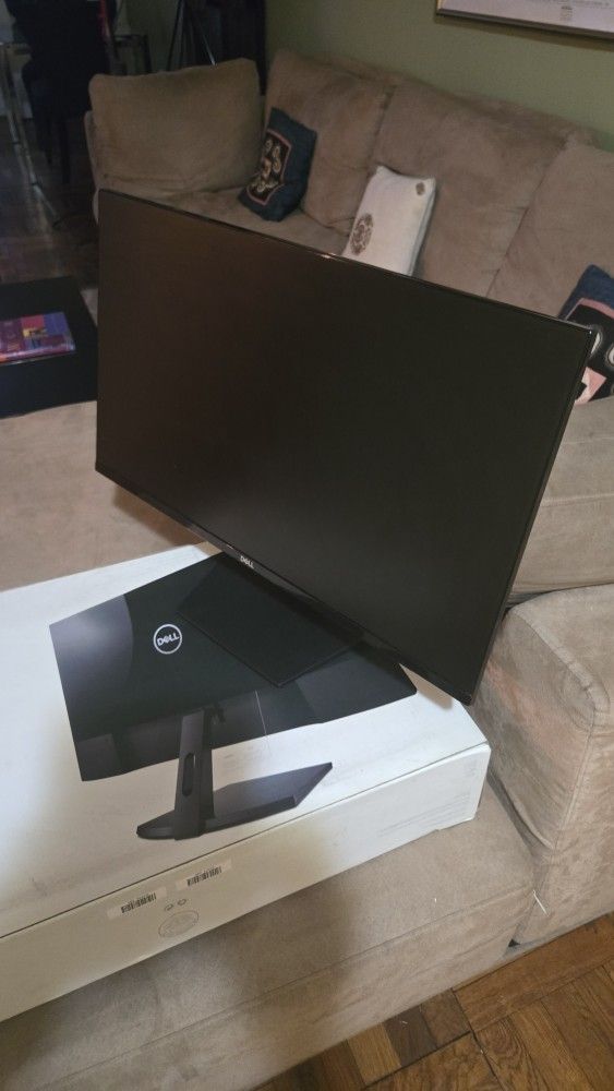 DELL SE2717HR 27" Widescreen Monitor