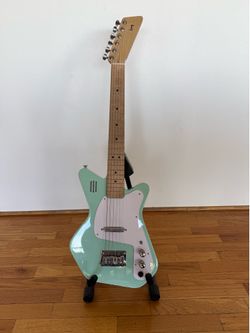 Loog Pro VI Electric Guitar Full Bundle – Green (Discontinued) + Amp, Gig Bag, Strap & Strings