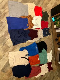 Woman’s Bundle Closet Clean Out (Small)