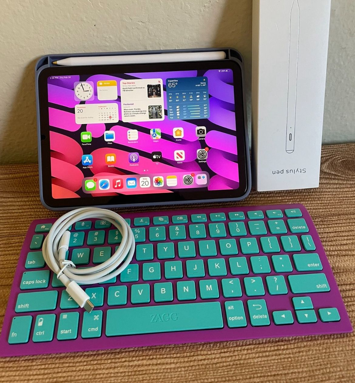 iPad Mini 6th Generation 64Gb pink Zagg Keyboard, Pen, Case, earphone and Charger