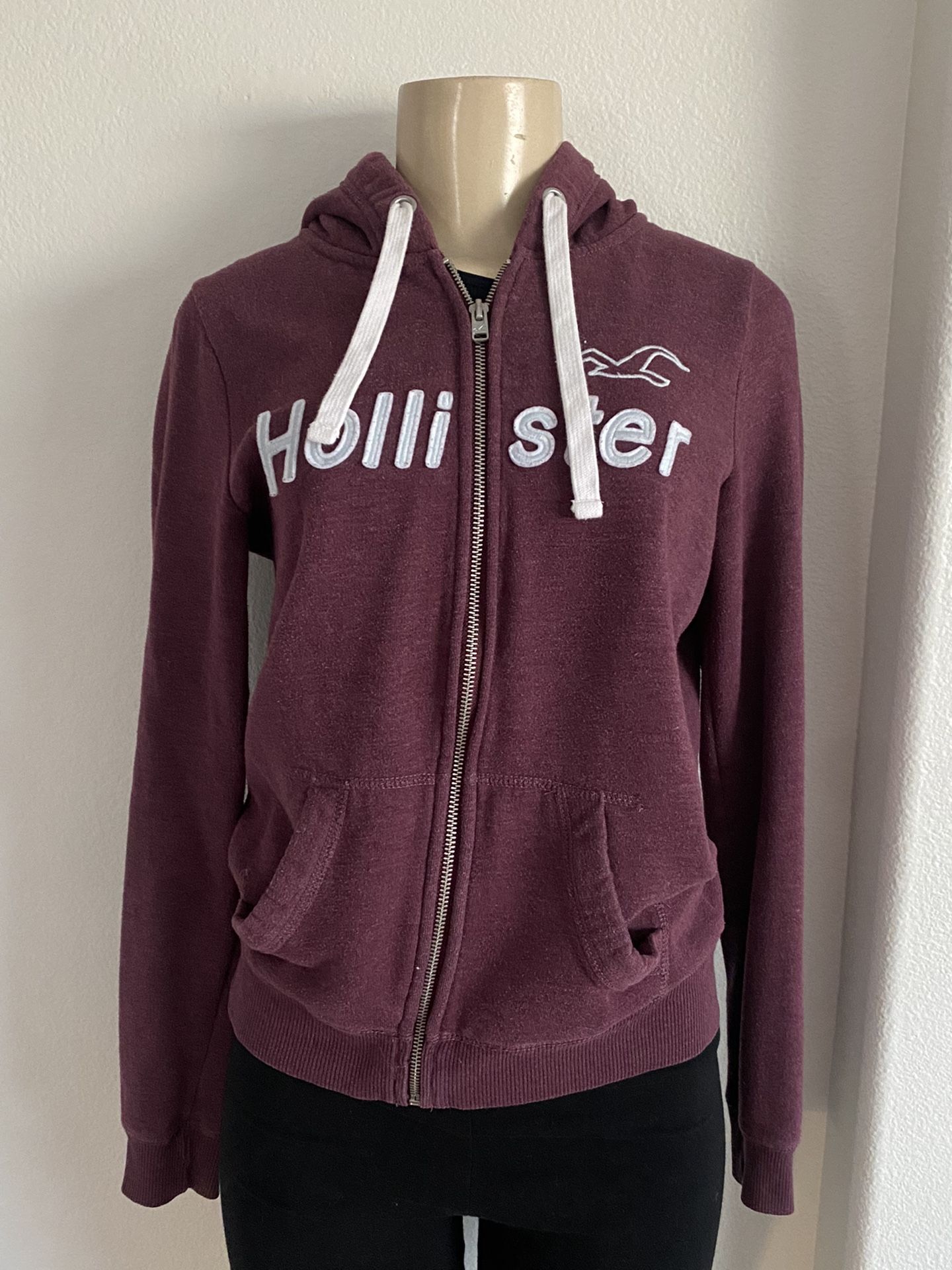 Hollister Hoodie - Small